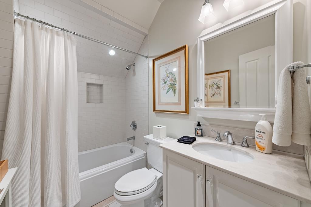 Murphy, North Carolina, 28906, United States, 5 Bedrooms Bedrooms, ,6 BathroomsBathrooms,Residential,Active,2000202