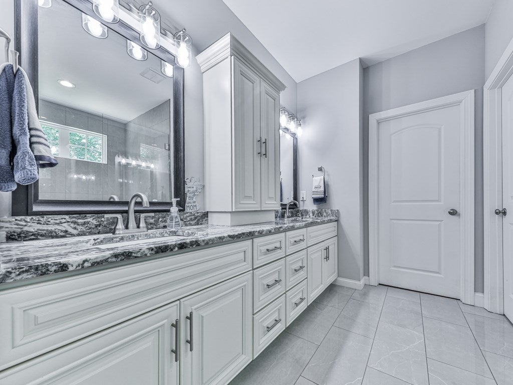 Ellijay, Georgia, 30540, United States, 4 Bedrooms Bedrooms, ,5 BathroomsBathrooms,Residential,Active,2007131