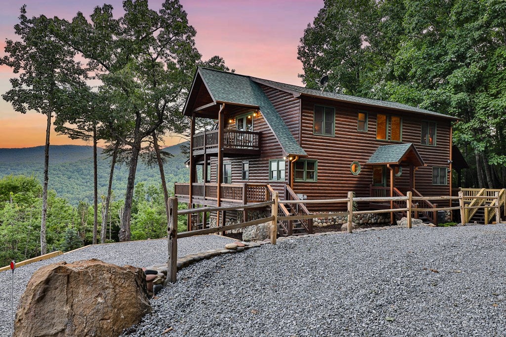 Blue Ridge, Georgia, 30513, United States, 4 Bedrooms Bedrooms, ,4 BathroomsBathrooms,Residential,Active,1998761