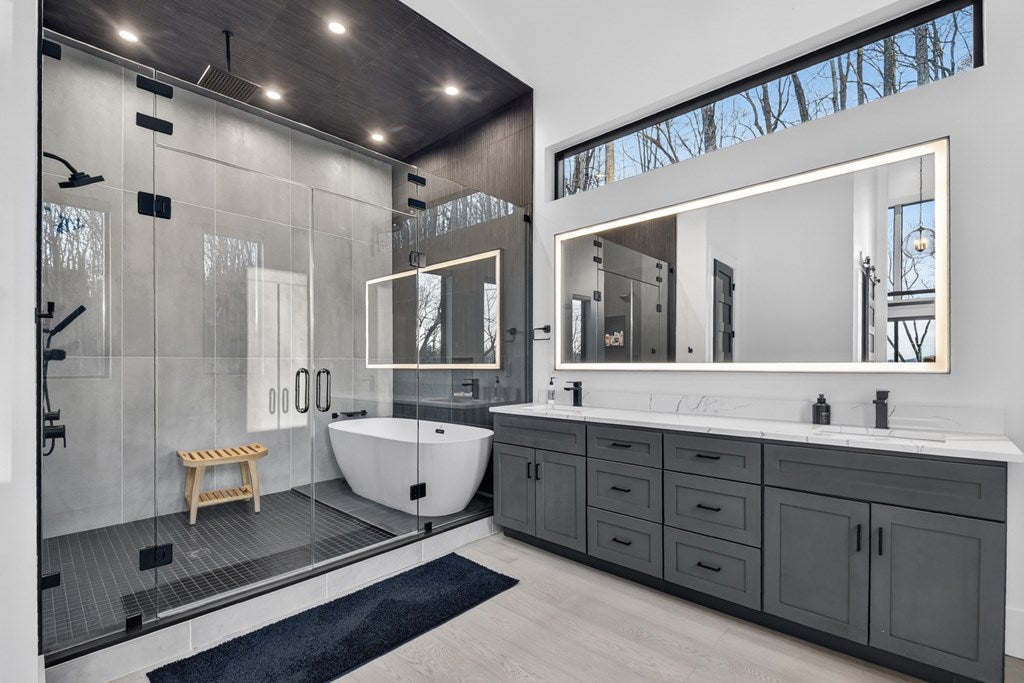 Blue Ridge, Georgia, 30513, United States, 5 Bedrooms Bedrooms, ,6 BathroomsBathrooms,Residential,Active,2017447