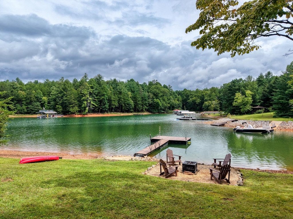 Blairsville, Georgia, 30512, United States, 4 Bedrooms Bedrooms, ,4 BathroomsBathrooms,Residential,Active,1920254