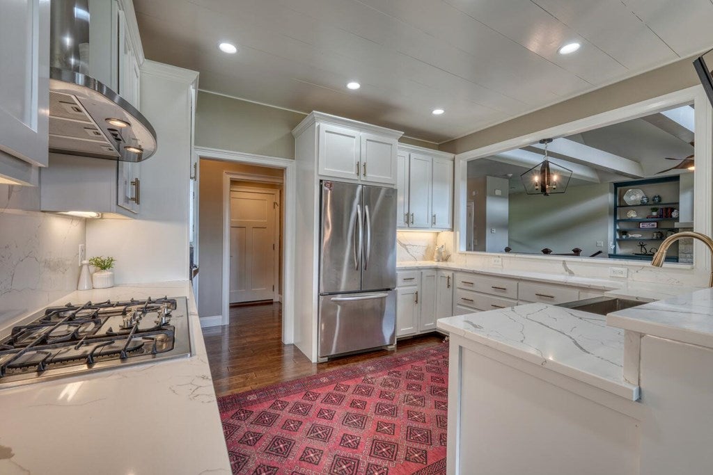 Blairsville, Georgia, 30512, United States, 4 Bedrooms Bedrooms, ,4 BathroomsBathrooms,Residential,Active,1850663