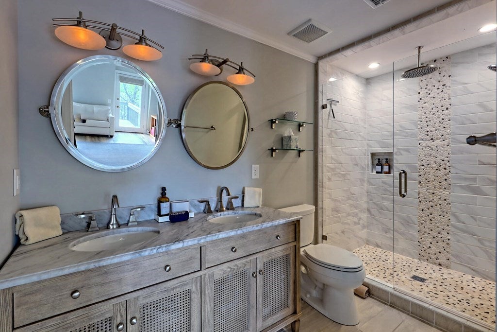 Blairsville, Georgia, 30512, United States, 3 Bedrooms Bedrooms, ,6 BathroomsBathrooms,Residential,Active,1920218
