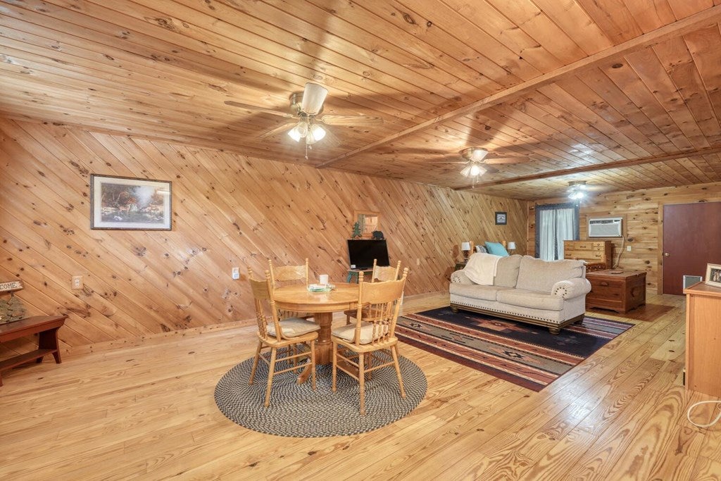 Blairsville, Georgia, 30512, United States, 3 Bedrooms Bedrooms, ,4 BathroomsBathrooms,Residential,Active,1877837