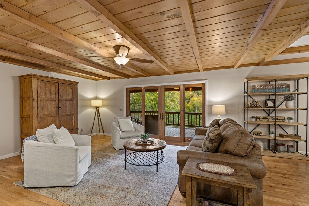 Blue Ridge, Georgia, 30513, United States, 4 Bedrooms Bedrooms, ,3 BathroomsBathrooms,Residential,Active,1945235