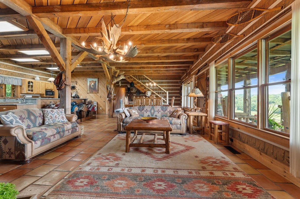 Warne, North Carolina, 28909, United States, 3 Bedrooms Bedrooms, ,3 BathroomsBathrooms,Residential,Active,1859363