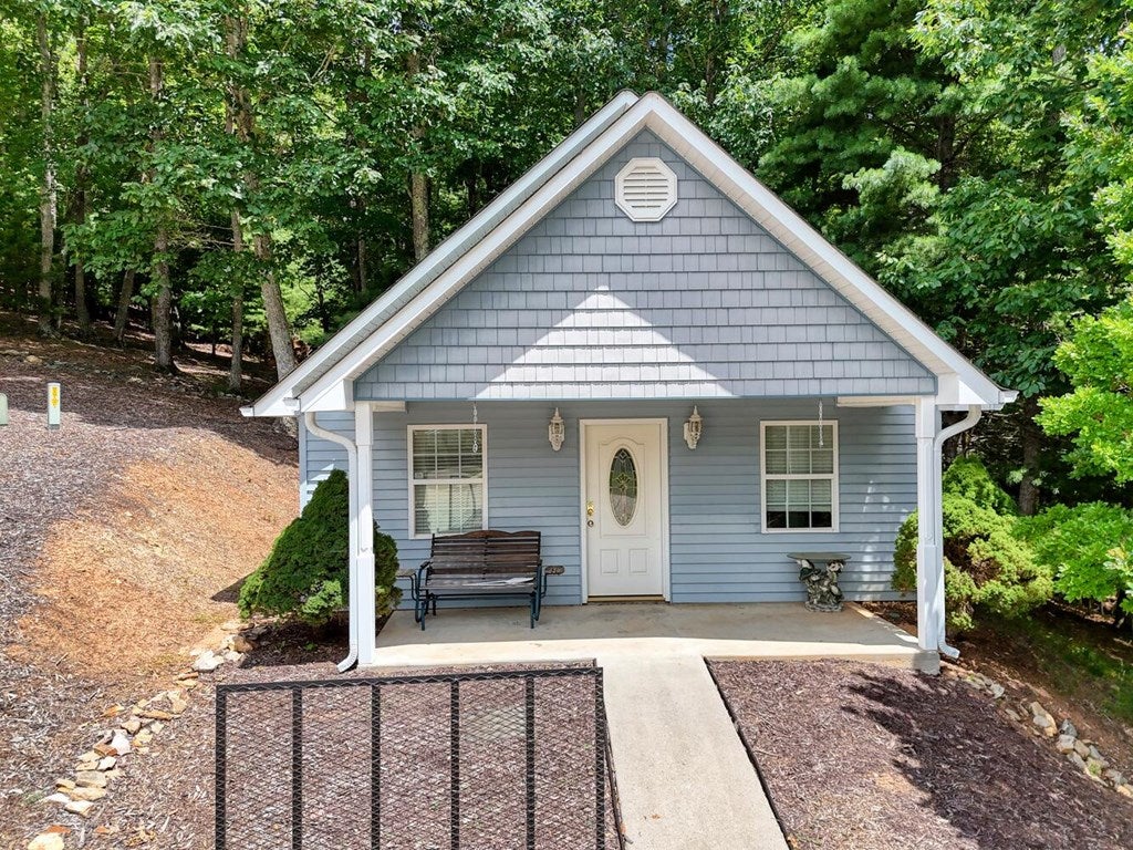 Blairsville, Georgia, 30512, United States, 4 Bedrooms Bedrooms, ,4 BathroomsBathrooms,Residential,Active,1892611