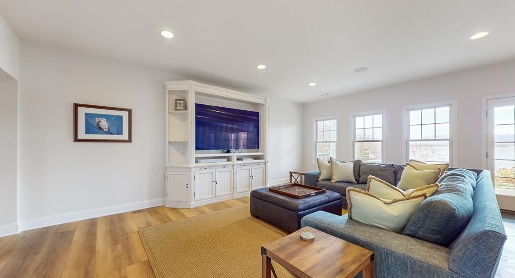 Hiawassee, Georgia, 30546, United States, 8 Bedrooms Bedrooms, ,6 BathroomsBathrooms,Residential,Active,1821974