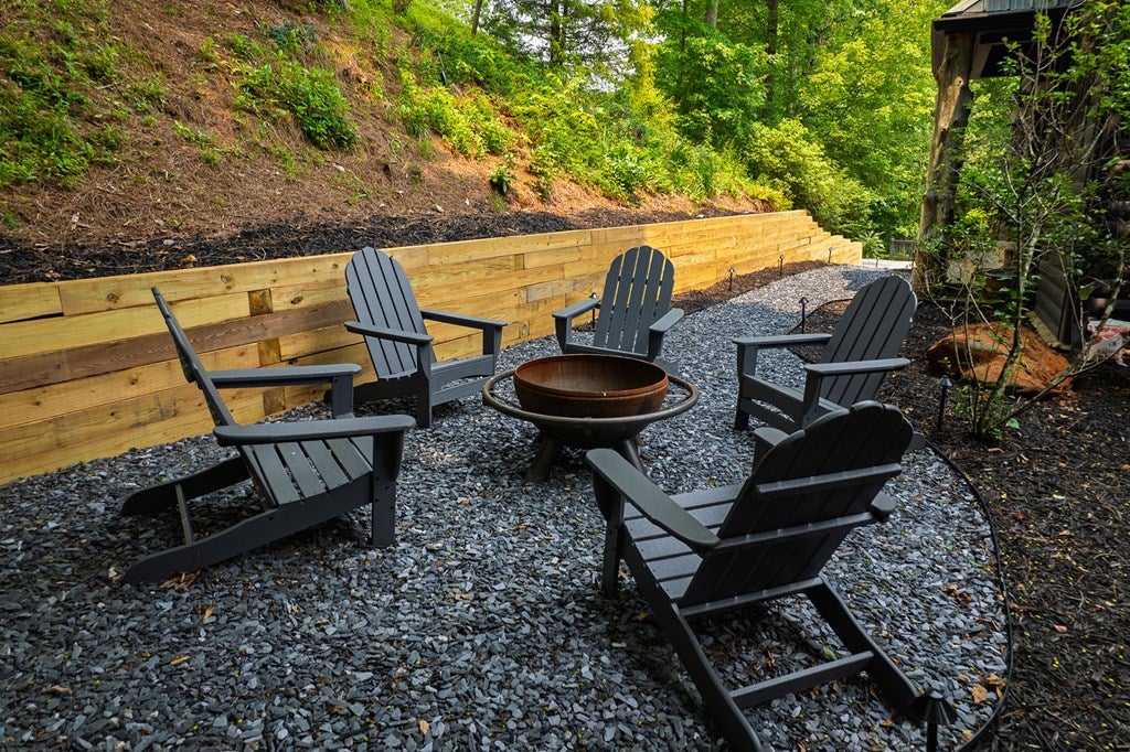 Ellijay, Georgia, 30536, United States, 6 Bedrooms Bedrooms, ,5 BathroomsBathrooms,Residential,Active,1929800