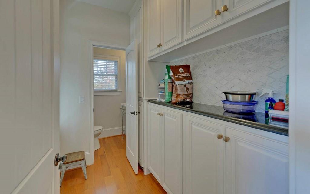 Hiawassee, Georgia, 30546, United States, 8 Bedrooms Bedrooms, ,6 BathroomsBathrooms,Residential,Active,1821974