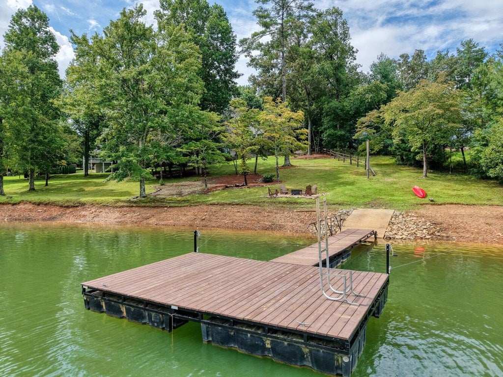 Blairsville, Georgia, 30512, United States, 4 Bedrooms Bedrooms, ,4 BathroomsBathrooms,Residential,Active,1920254