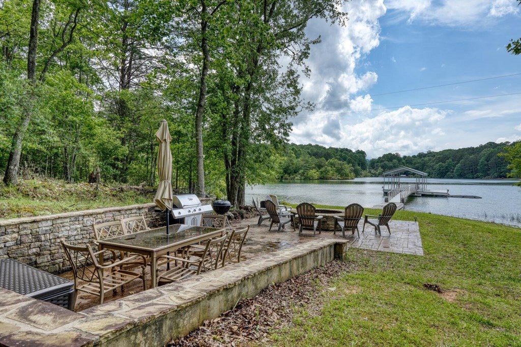 Blairsville, Georgia, 30512, United States, 4 Bedrooms Bedrooms, ,4 BathroomsBathrooms,Residential,Active,1850663