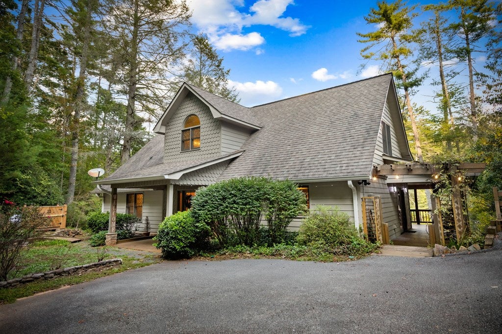 Blue Ridge, Georgia, 30513, United States, 4 Bedrooms Bedrooms, ,3 BathroomsBathrooms,Residential,Active,1945235