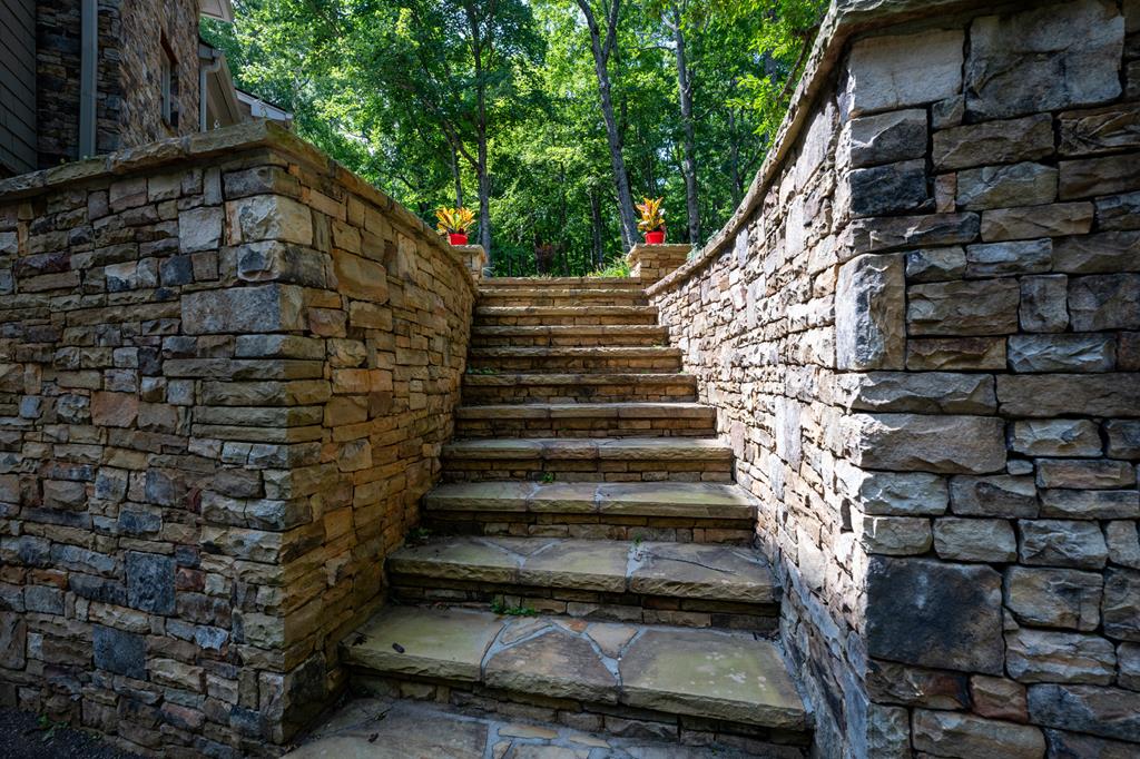 Ellijay, Georgia, 30536, United States, 6 Bedrooms Bedrooms, ,7 BathroomsBathrooms,Residential,Active,1790226
