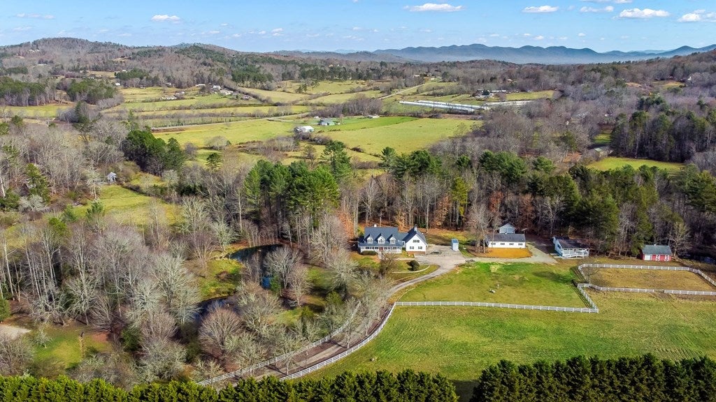 Blairsville, Georgia, 30512, United States, 5 Bedrooms Bedrooms, ,4 BathroomsBathrooms,Residential,Active,1741628
