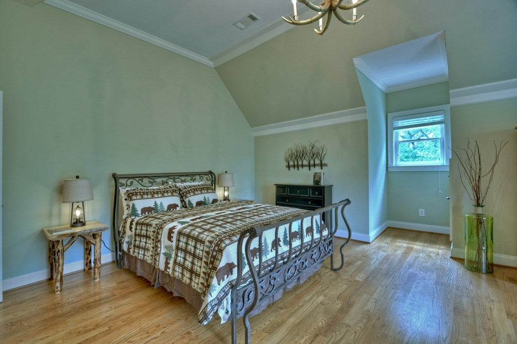 Ellijay, Georgia, 30536, United States, 6 Bedrooms Bedrooms, ,7 BathroomsBathrooms,Residential,Active,1790226