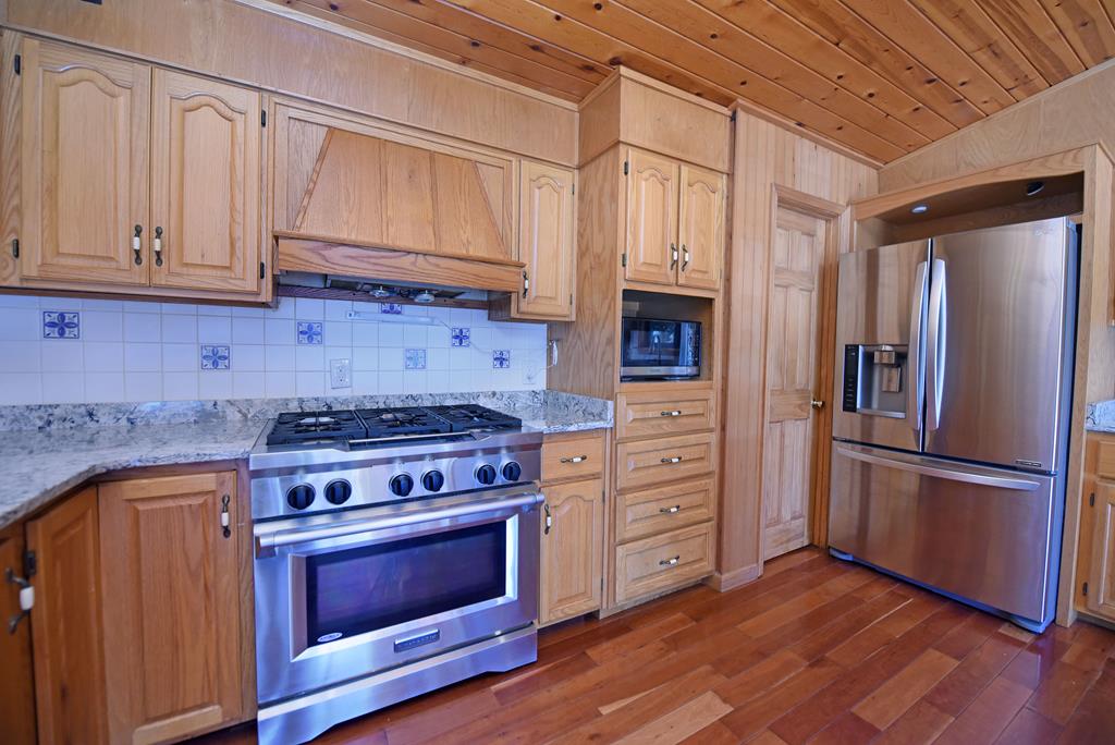 Blairsville, Georgia, 30512, United States, 3 Bedrooms Bedrooms, ,3 BathroomsBathrooms,Residential,Active,2009171