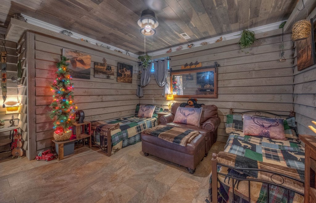 Hiawassee, Georgia, 30546, United States, 3 Bedrooms Bedrooms, ,2 BathroomsBathrooms,Residential,Active,2007353