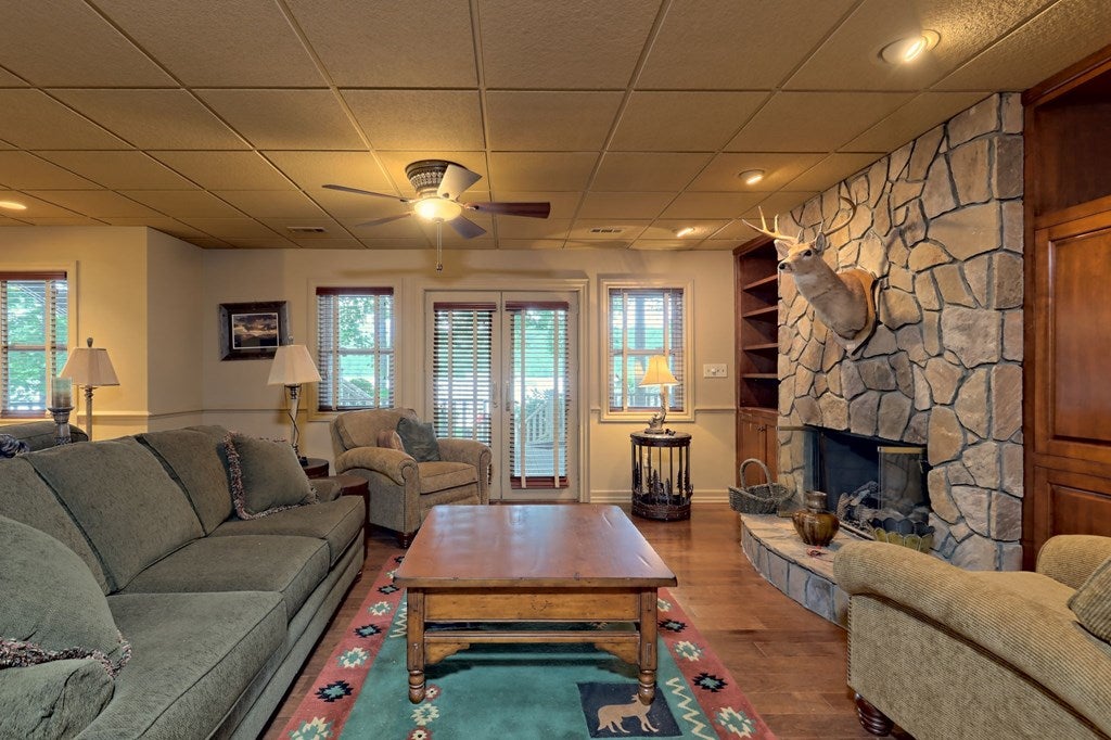 Hiawassee, Georgia, 30546, United States, 4 Bedrooms Bedrooms, ,5 BathroomsBathrooms,Residential,Active,1741595