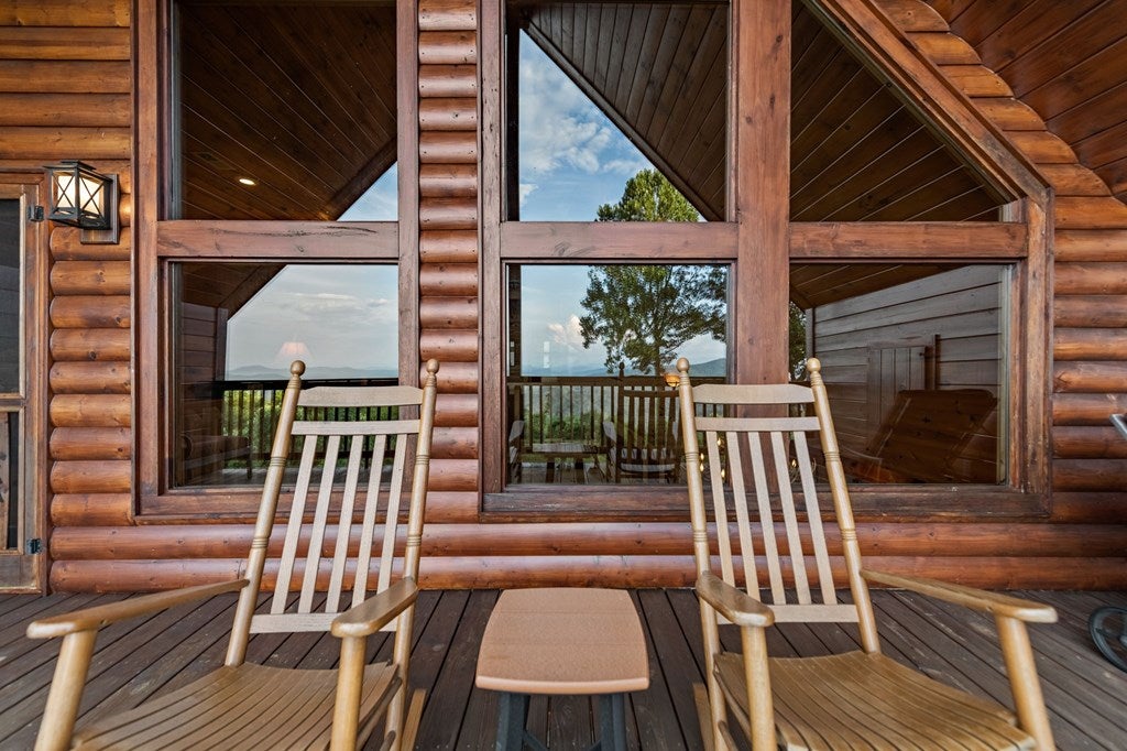 Mineral Bluff, Georgia, 30559, United States, 4 Bedrooms Bedrooms, ,4 BathroomsBathrooms,Residential,Active,1929467