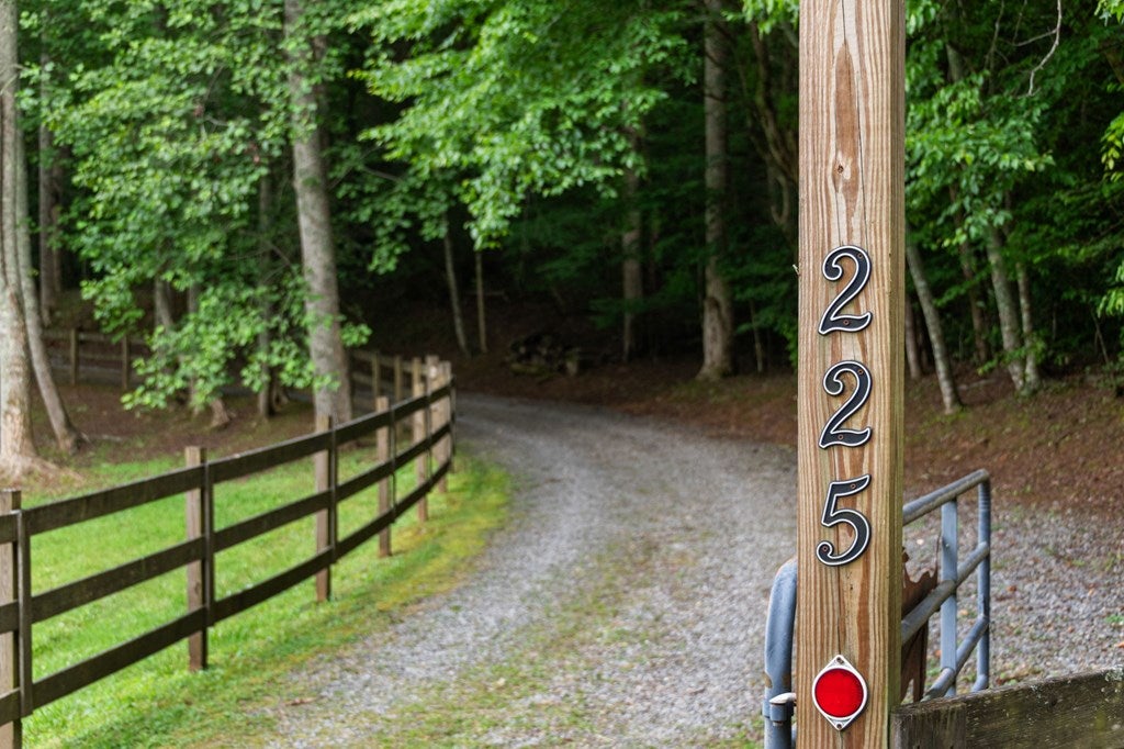 Blue Ridge, Georgia, 30513, United States, 3 Bedrooms Bedrooms, ,4 BathroomsBathrooms,Residential,Active,2008330