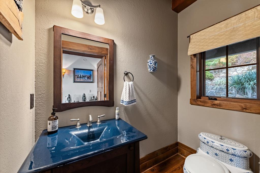 Ellijay, Georgia, 30536, United States, 5 Bedrooms Bedrooms, ,5 BathroomsBathrooms,Residential,Active,1973280