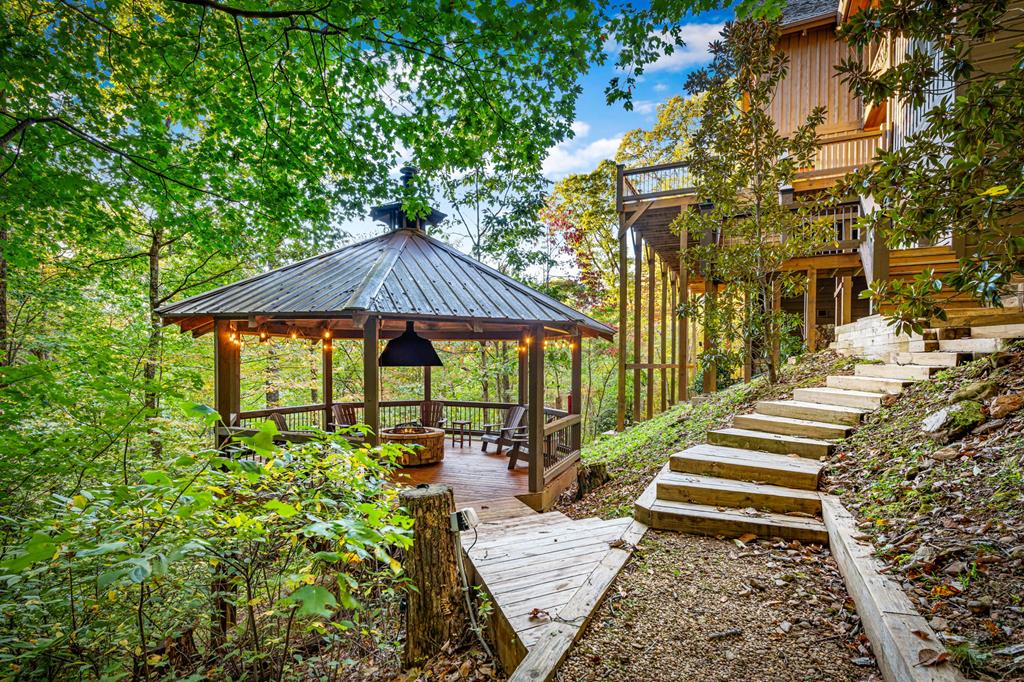 Ellijay, Georgia, 30536, United States, 5 Bedrooms Bedrooms, ,5 BathroomsBathrooms,Residential,Active,1973280