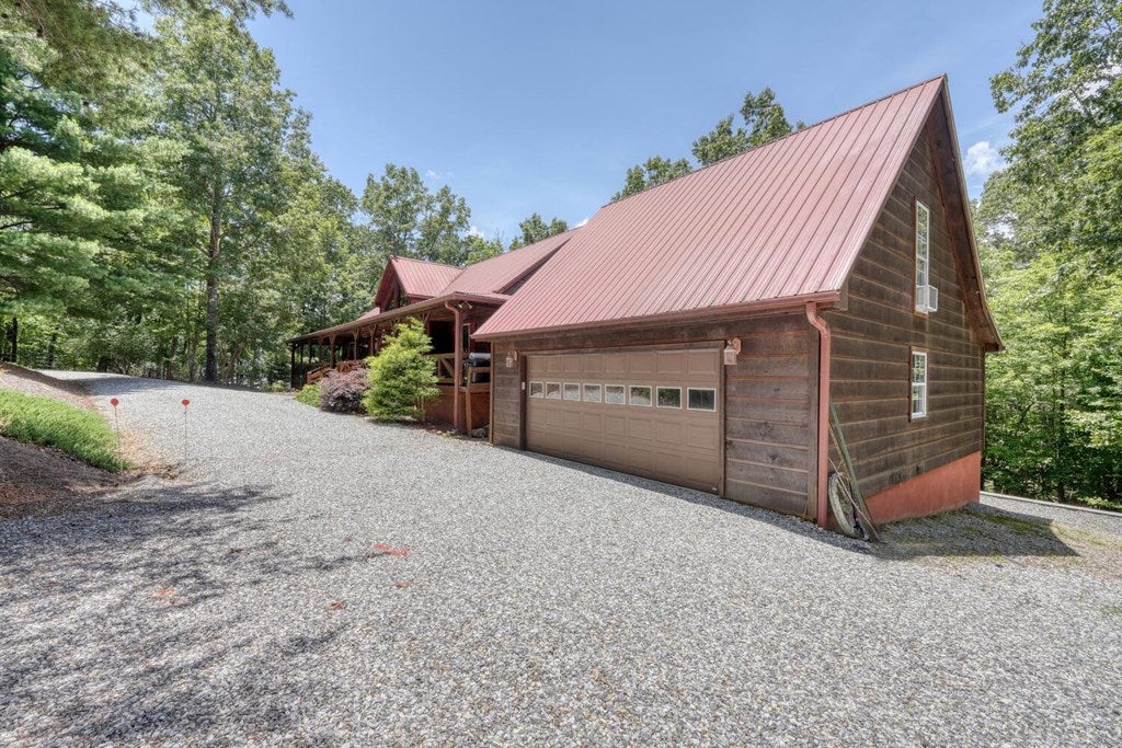 Blairsville, Georgia, 30512, United States, 3 Bedrooms Bedrooms, ,4 BathroomsBathrooms,Residential,Active,1877837