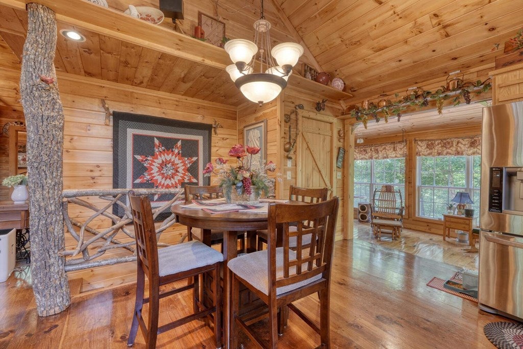 Blairsville, Georgia, 30512, United States, 3 Bedrooms Bedrooms, ,4 BathroomsBathrooms,Residential,Active,1877837