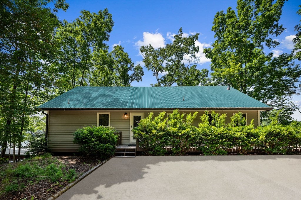 Morganton, Georgia, 30560, United States, 4 Bedrooms Bedrooms, ,3 BathroomsBathrooms,Residential,Pending,1858671