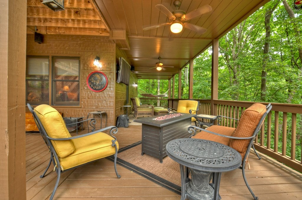 Morganton, Georgia, 30560, United States, 4 Bedrooms Bedrooms, ,6 BathroomsBathrooms,Residential,Active,1944072