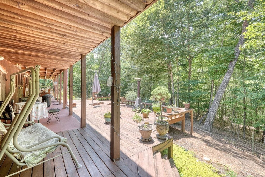 Blairsville, Georgia, 30512, United States, 3 Bedrooms Bedrooms, ,4 BathroomsBathrooms,Residential,Active,1877837