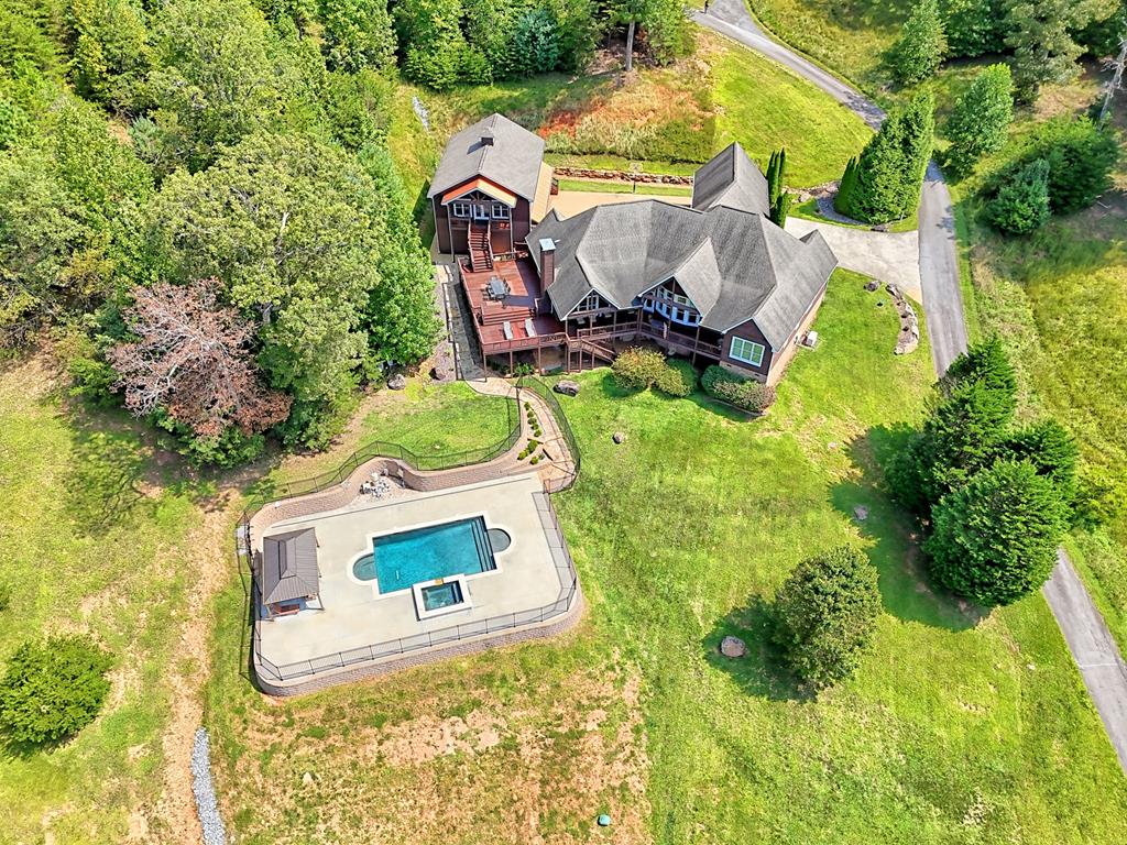 Franklin, North Carolina, 28734, United States, 3 Bedrooms Bedrooms, ,4 BathroomsBathrooms,Residential,Active,1945078