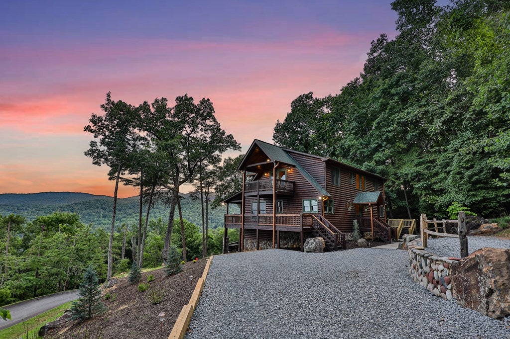 Blue Ridge, Georgia, 30513, United States, 4 Bedrooms Bedrooms, ,4 BathroomsBathrooms,Residential,Active,1998761