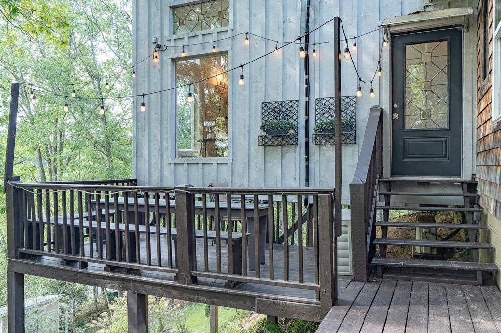 Blairsville, Georgia, 30512, United States, 5 Bedrooms Bedrooms, ,6 BathroomsBathrooms,Residential,Active,1944103