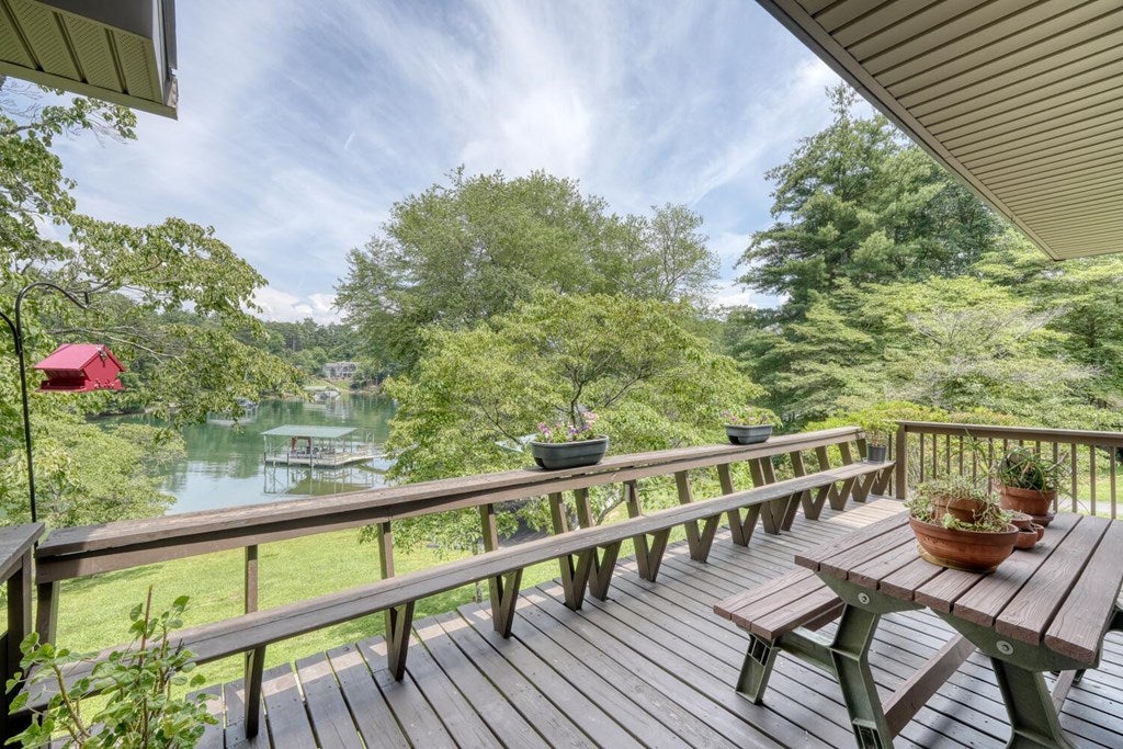 Blairsville, Georgia, 30512, United States, 3 Bedrooms Bedrooms, ,3 BathroomsBathrooms,Residential,Active,1877859