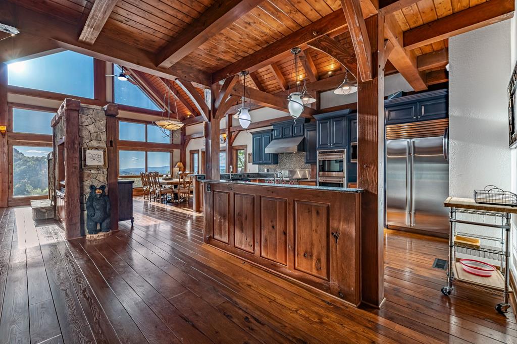 Ellijay, Georgia, 30536, United States, 5 Bedrooms Bedrooms, ,5 BathroomsBathrooms,Residential,Active,1973280