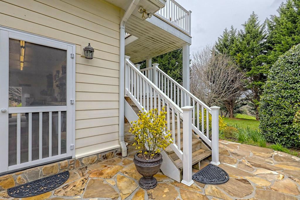 Young Harris, Georgia, 30582, United States, 4 Bedrooms Bedrooms, ,5 BathroomsBathrooms,Residential,Active,1945371