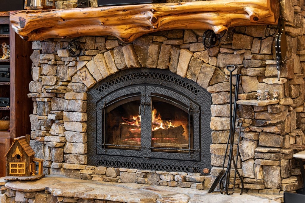 Morganton, Georgia, 30560, United States, 4 Bedrooms Bedrooms, ,5 BathroomsBathrooms,Residential,Active,1952626