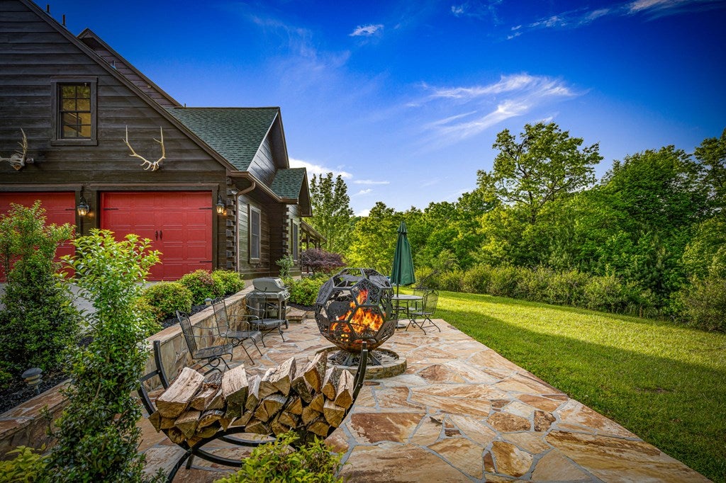 Brasstown, North Carolina, 28902, United States, 4 Bedrooms Bedrooms, ,5 BathroomsBathrooms,Residential,Active,1810516