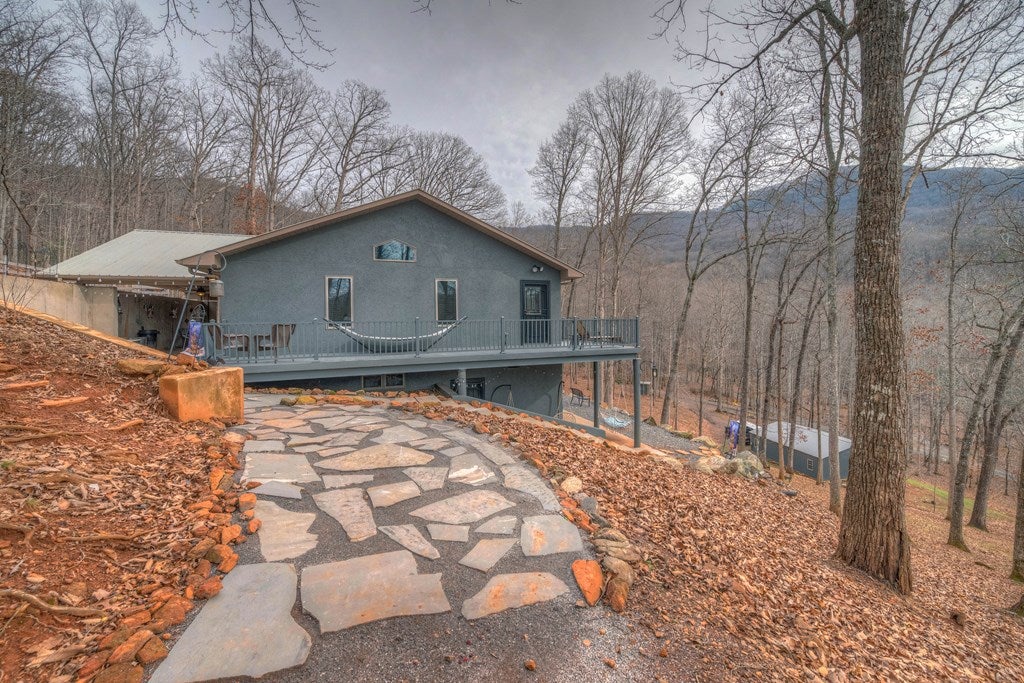 Hiawassee, Georgia, 30546, United States, 3 Bedrooms Bedrooms, ,2 BathroomsBathrooms,Residential,Active,2007353
