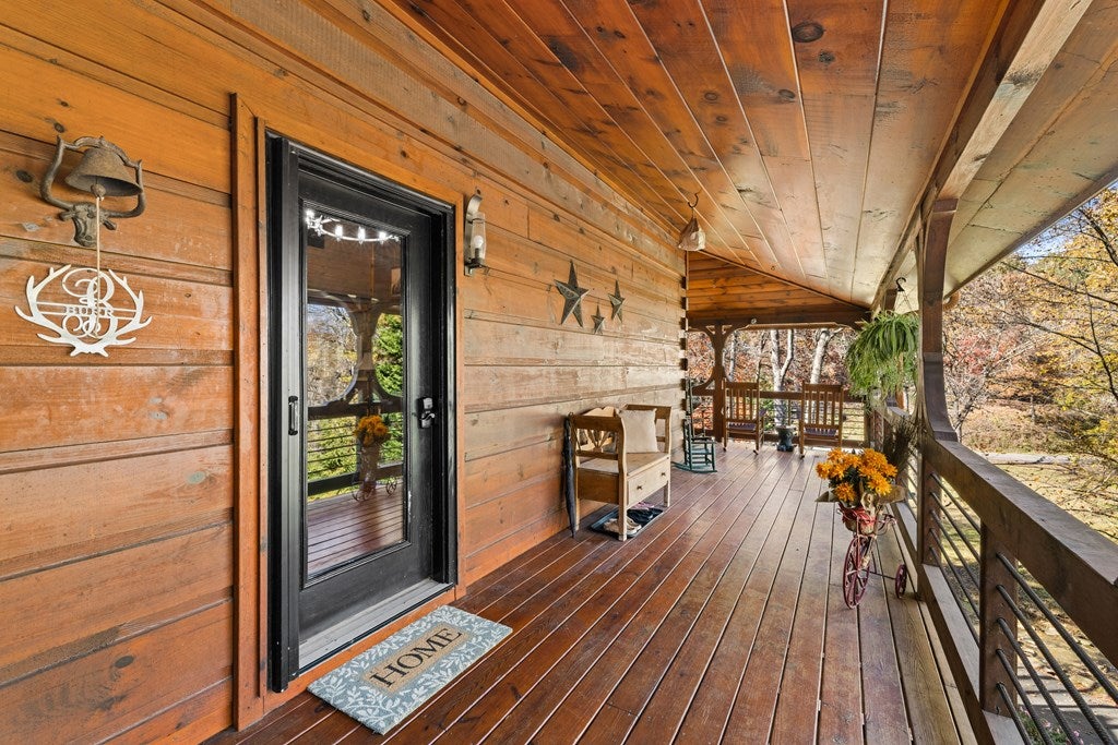 Blue Ridge, Georgia, 30513, United States, 4 Bedrooms Bedrooms, ,4 BathroomsBathrooms,Residential,Active,1990018