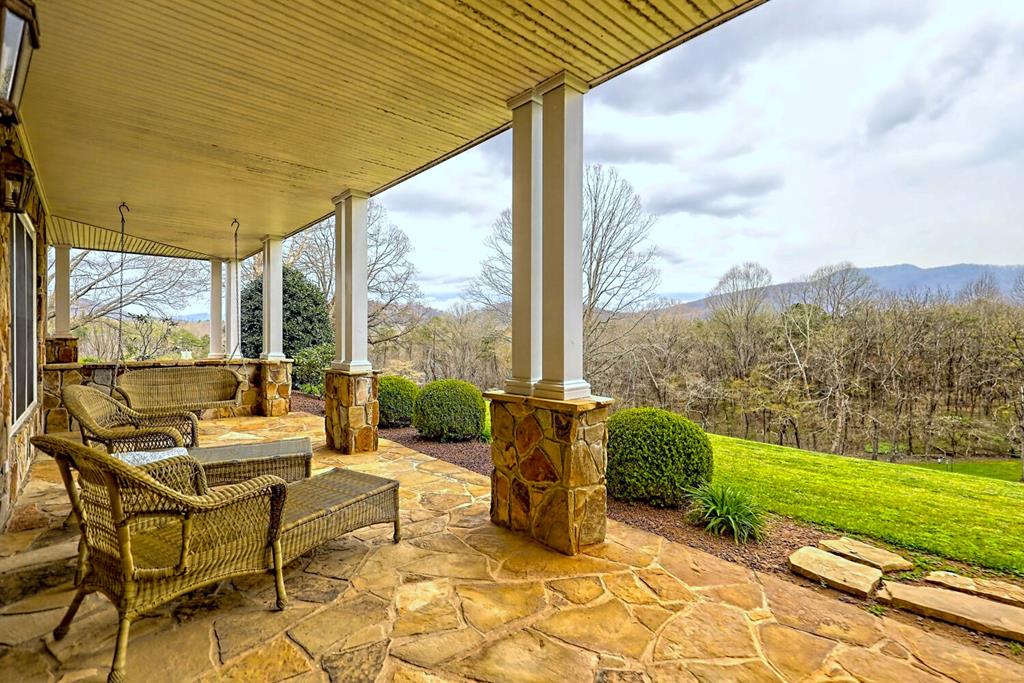 Young Harris, Georgia, 30582, United States, 4 Bedrooms Bedrooms, ,5 BathroomsBathrooms,Residential,Active,1945371