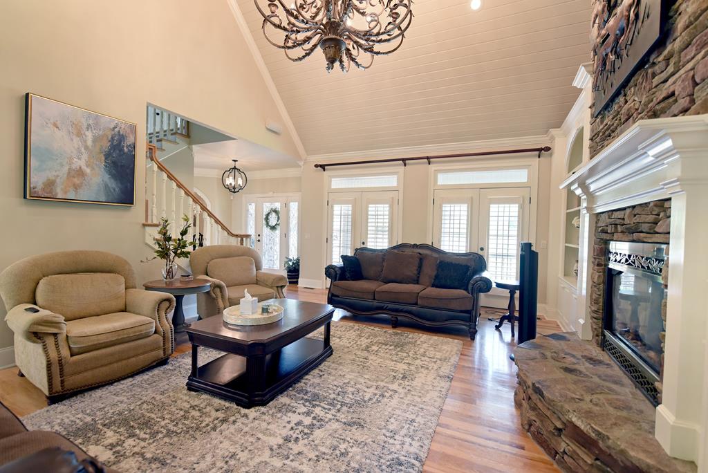 Blairsville, Georgia, 30512, United States, 5 Bedrooms Bedrooms, ,5 BathroomsBathrooms,Residential,Active,1888957
