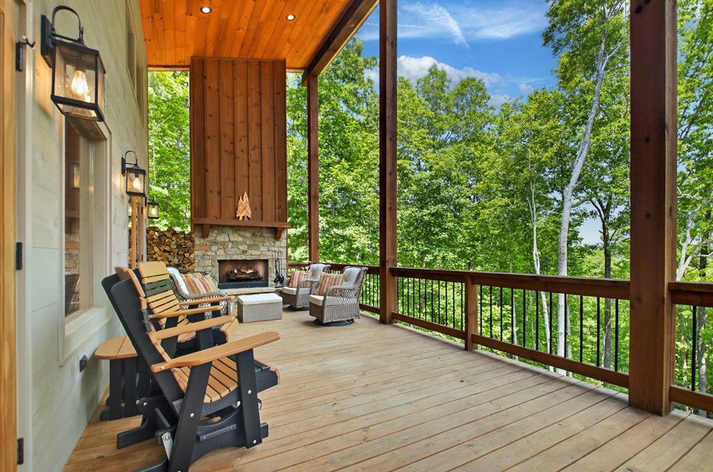 Morganton, Georgia, 30560, United States, 4 Bedrooms Bedrooms, ,4 BathroomsBathrooms,Residential,Active,1844261