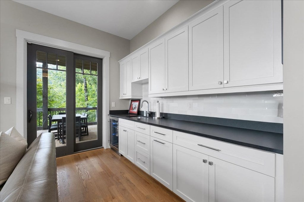 Ellijay, Georgia, 30540, United States, 5 Bedrooms Bedrooms, ,7 BathroomsBathrooms,Residential,Active,1951812