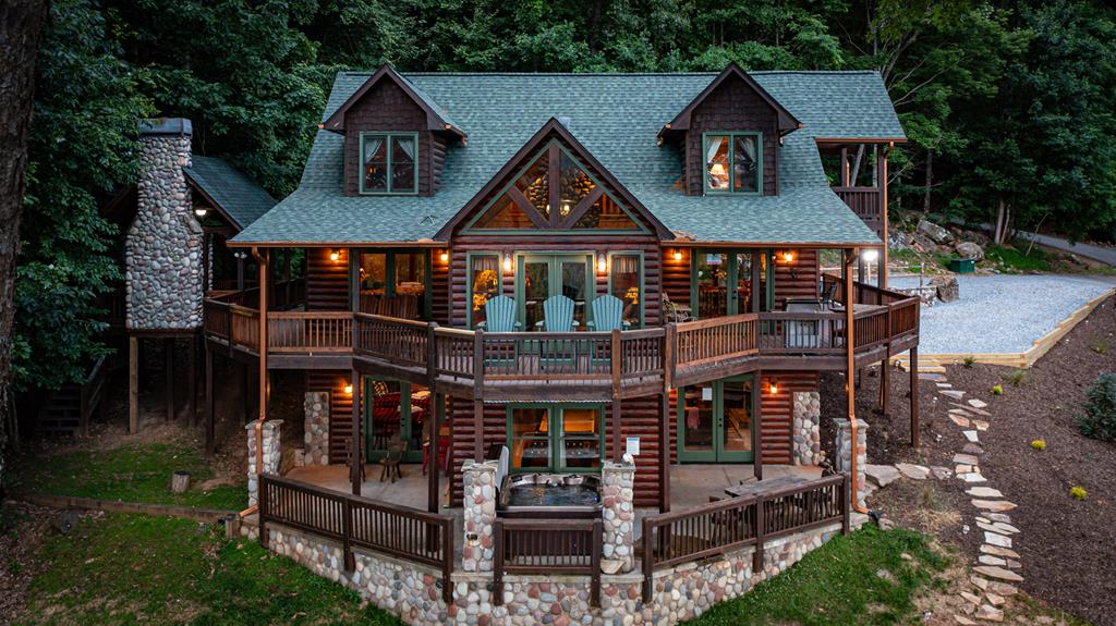 Blue Ridge, Georgia, 30513, United States, 4 Bedrooms Bedrooms, ,4 BathroomsBathrooms,Residential,Active,1998761