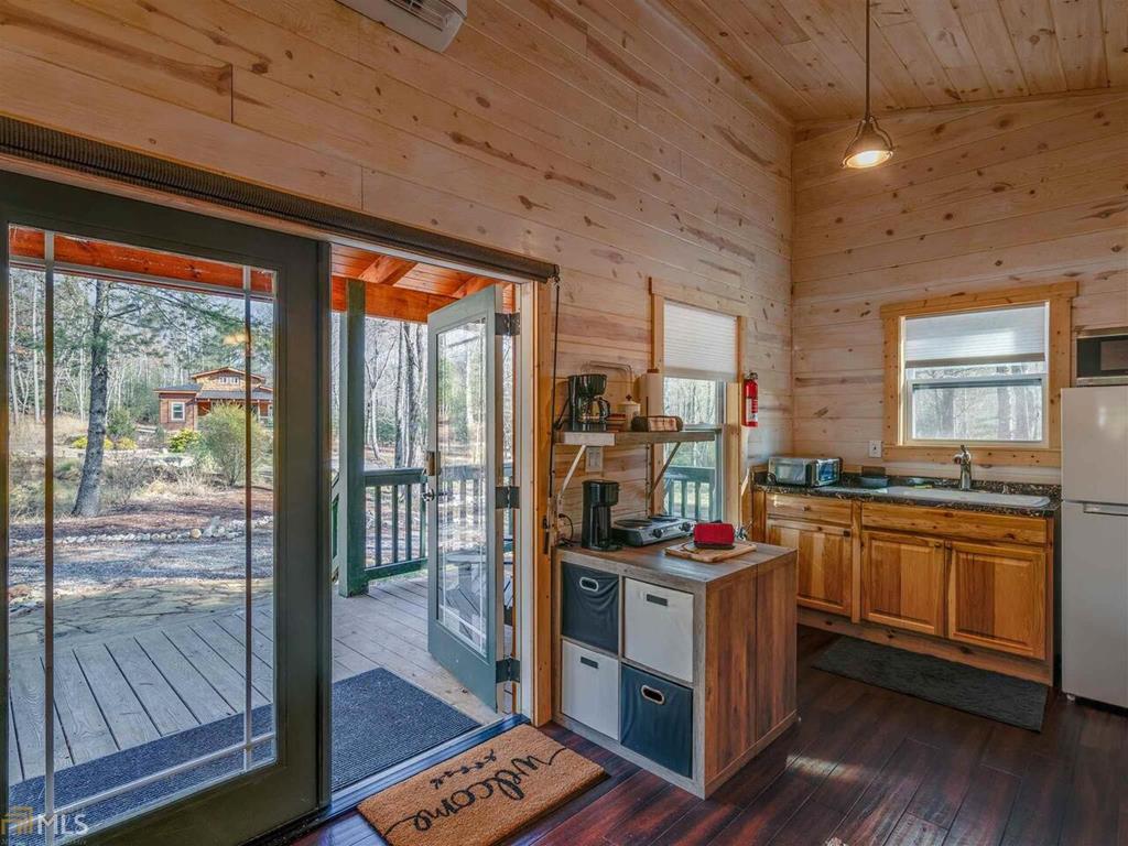 Blue Ridge, Georgia, 30513, United States, 3 Bedrooms Bedrooms, ,3 BathroomsBathrooms,Residential,Active,1926691