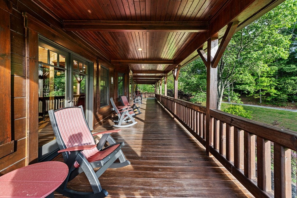 Brasstown, North Carolina, 28902, United States, 4 Bedrooms Bedrooms, ,5 BathroomsBathrooms,Residential,Active,1810516