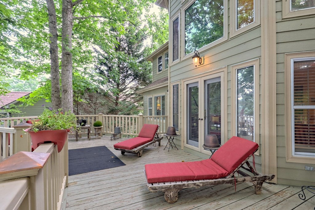 Hiawassee, Georgia, 30546, United States, 4 Bedrooms Bedrooms, ,5 BathroomsBathrooms,Residential,Active,1741595